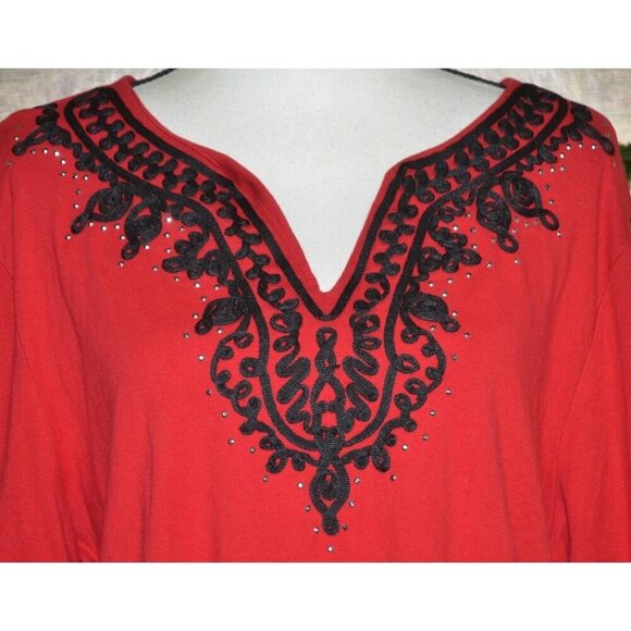 Rebecca Malone Red Knit Tunic Top Black Ribbon Trim Studded V-Neck Size 1X - Picture 3 of 9